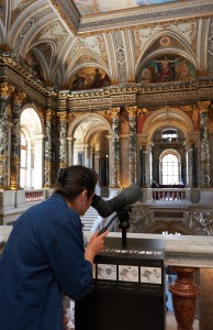 Teleskop von Swarovski Optik gibt neue Einblicke auf Wandgemälde von Klimt