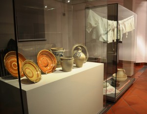 Museum Schloss Rheydt und Hochschule Niederrhein zeigen „…und die Welt wird bunt!“