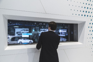 Transparentes OLED-Display mit moderner Touch-Technologie
