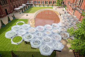 Polycarbonatplatten schützen Kunstinstallation im Victoria & Albert Museum