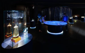 Atelier Brückner gestaltet „Understanding Matter – The Nobel Prize in Physics“