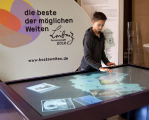Museumspräsentation der Leibniz-Gemeinschaft mit acht eyevis Touch-Tischen an acht Standorten