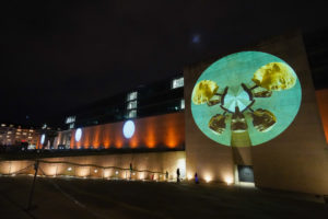 Titan Laser Projektoren beleuchten Münchner Kunstareal