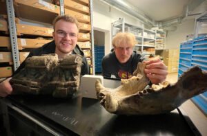 Dr. Uwe Haupenthal mit Tanja Brümmer (Foto: Museumsverbund Nordfriesland)