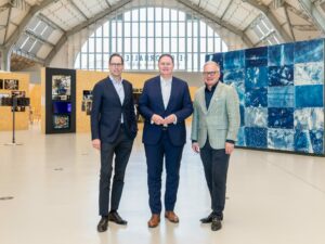 Prof. Dr. Dirk Luckow, Dr. Carsten Brosda und Bert Antonius Kaufmann (von links, Foto: Henning Rogge)